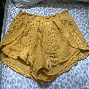 American eagle flowy shorts